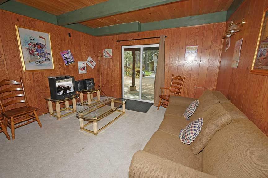 Popular attractions Area Nearby Property